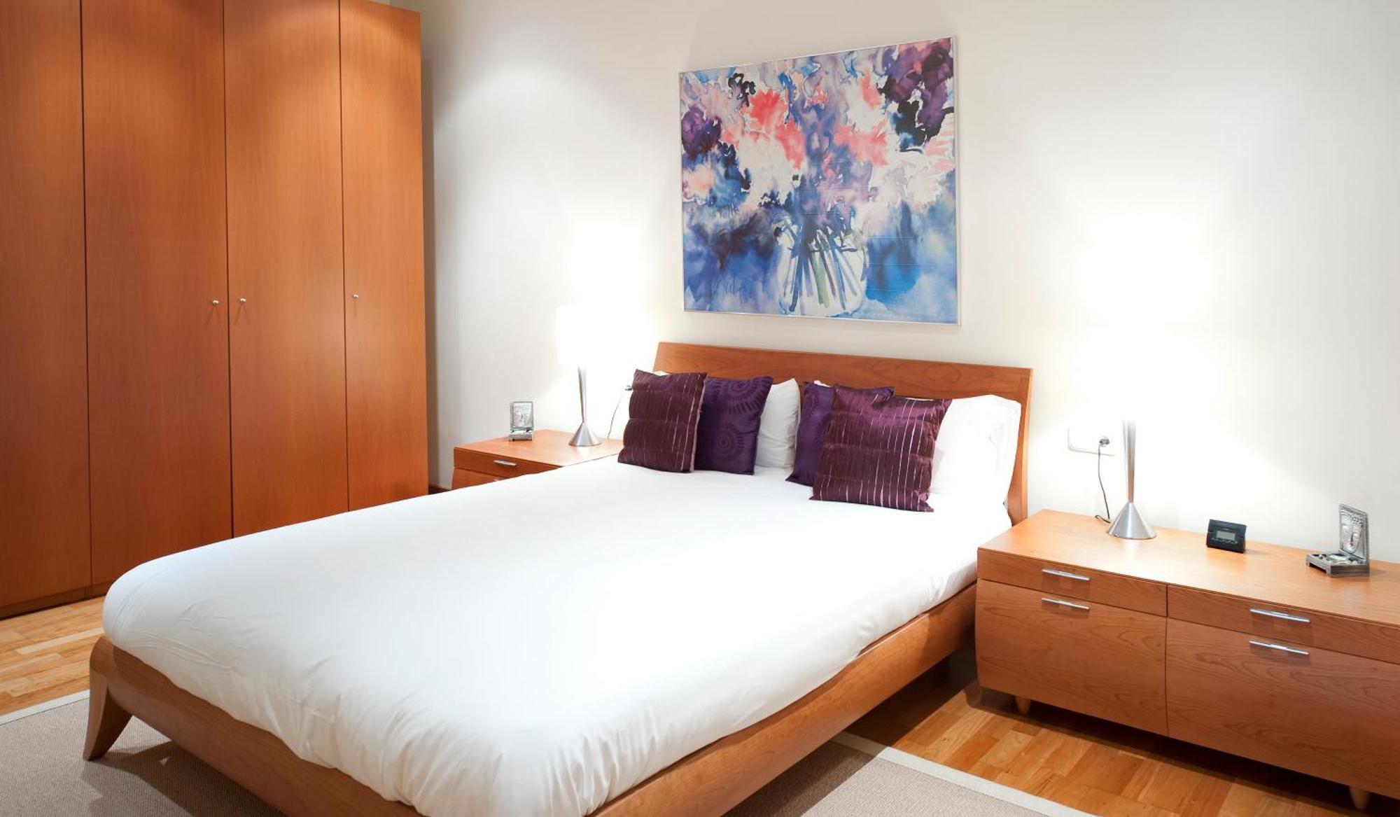 You Stylish City Center Apartments — Photos 2